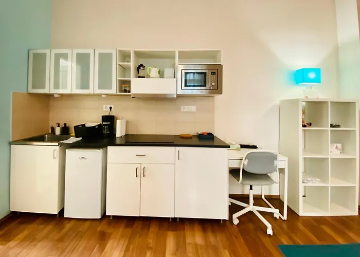 Stylish Central 1Br Apt - Flora\'S House