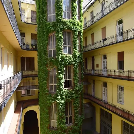 Stylish Central 1Br Apt - Flora'S House Budapest Exterior photo
