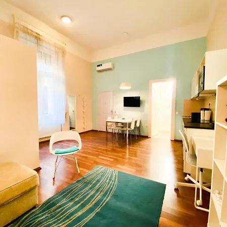 Stylish Central 1Br Apt - Flora'S House Budapest Exterior photo