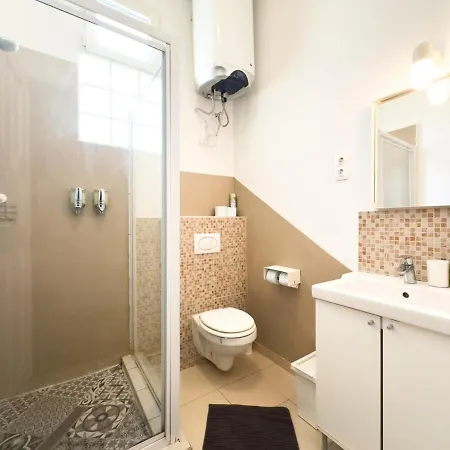 Stylish Central 1Br Apt - Flora'S House Budapest Exterior photo