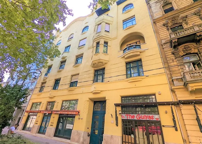Stylish Central 1Br Apt - Flora\'S House