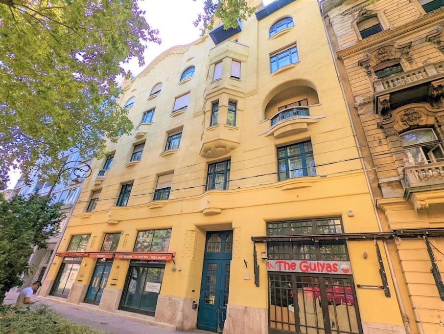 Stylish 1br - Flora's House Apartment Budapest