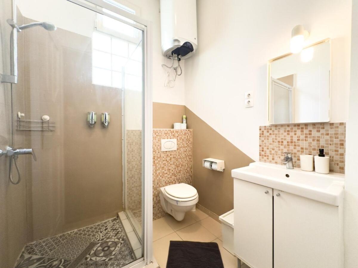 Appartement Stylish 1br - Flora's House Boedapest